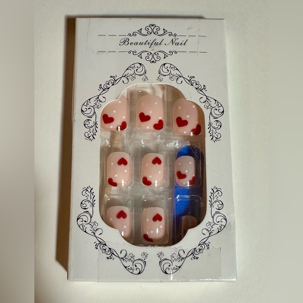 Heart Design Press-On Nails